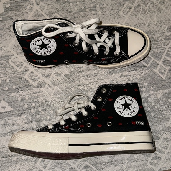 NWT - Converse (Unisex) Chuck 70 Embroidered Lips High - Picture 2 of 8